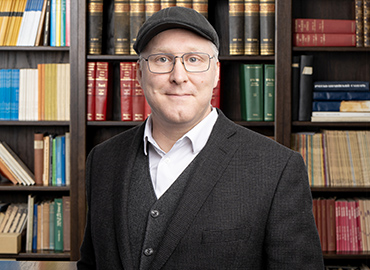 Dustin Barker